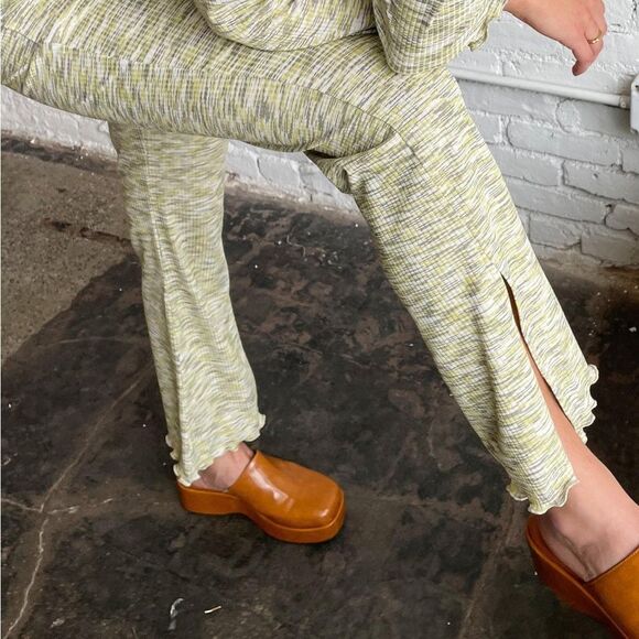 Lisa Says Gah Josie Pant Honeydew M Ribbed Space Dyed Split Flared Hem High Rise - Picture 4 of 15